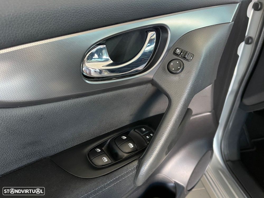 Nissan Qashqai 1.5 dCi N-Connecta - 7