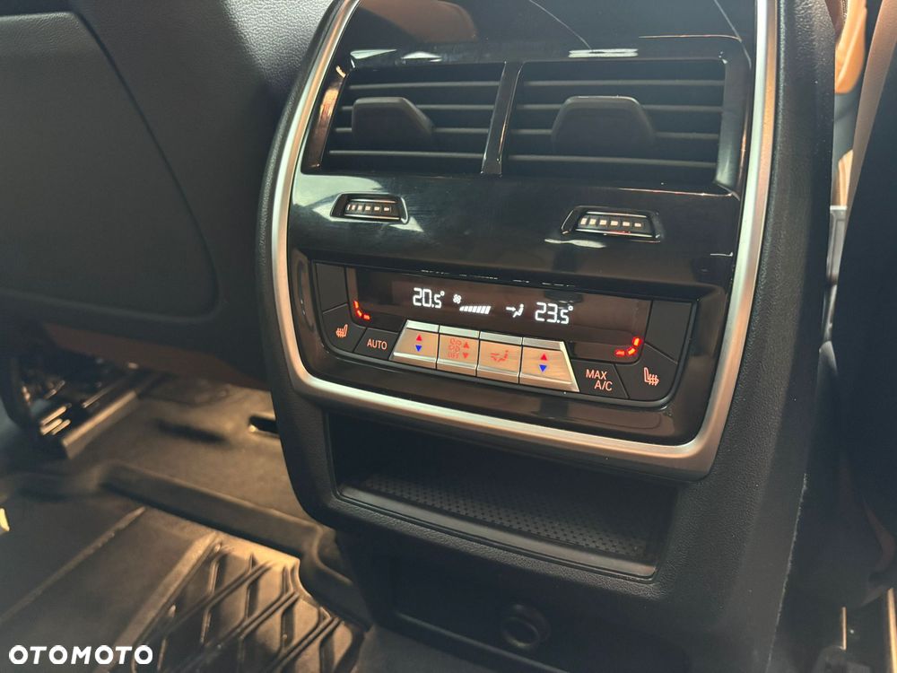 BMW X6 xDrive40i mHEV - 15