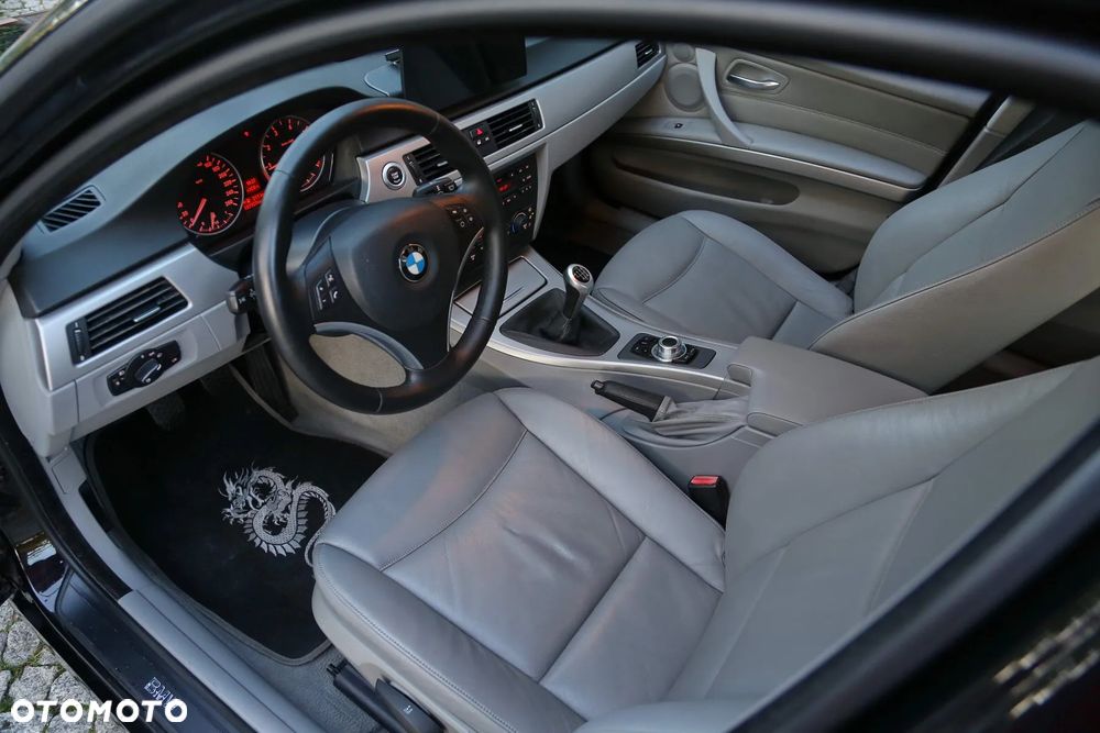 BMW Seria 3 - 24