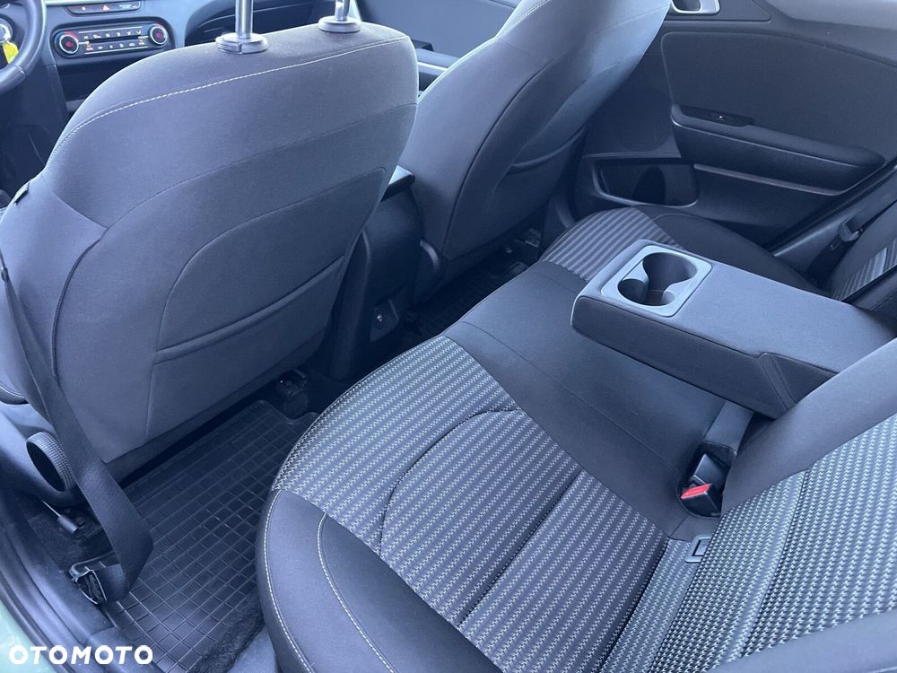 Kia Ceed - 24