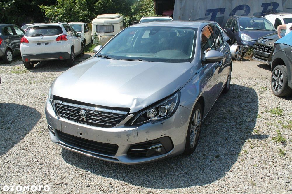 Peugeot 308 - 1