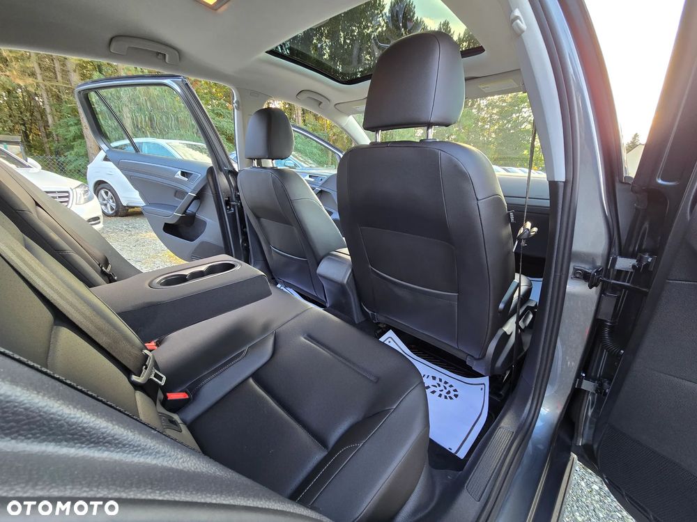 Volkswagen Golf - 20