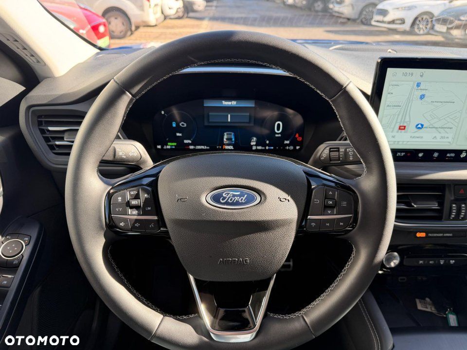 Ford Kuga - 12