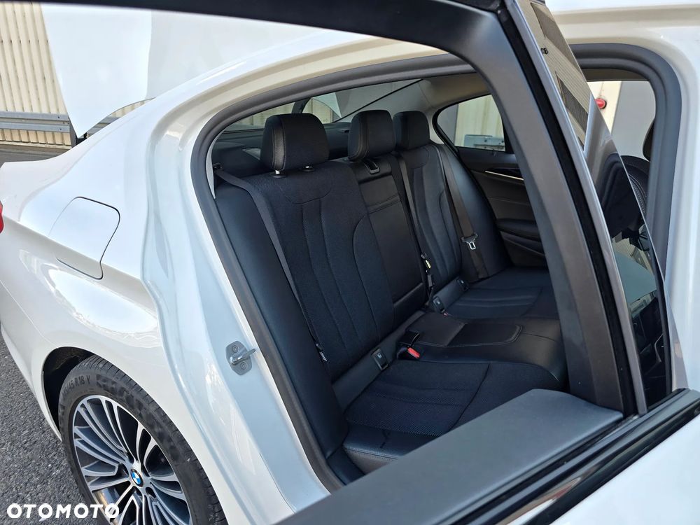 BMW Seria 5 530e iPerformance xDrive Luxury Line - 15
