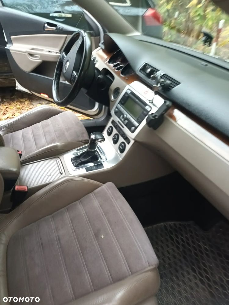 Volkswagen Passat 2.0 TDI DPF Sportline DSG - 11