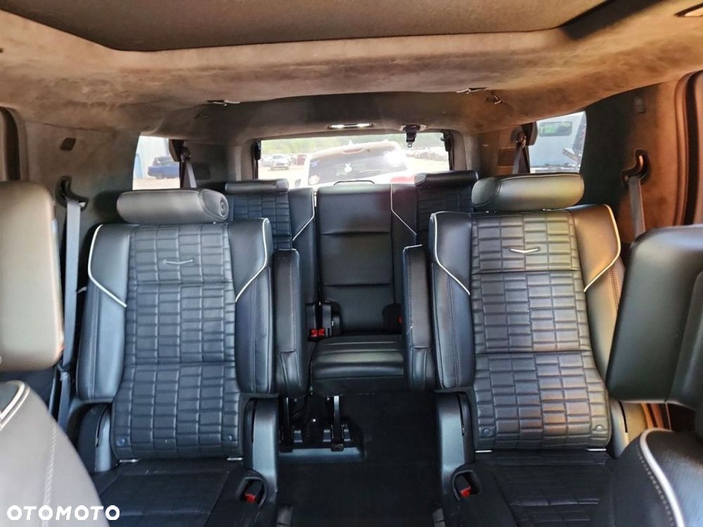 Cadillac Escalade - 9