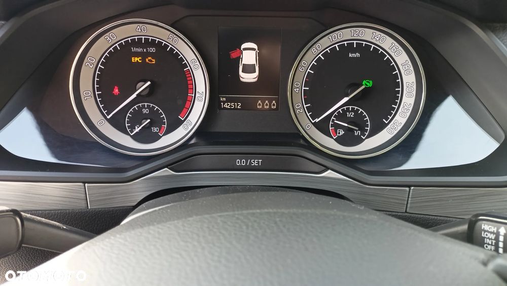 Skoda Superb 2.0 TSI Ambition DSG - 9