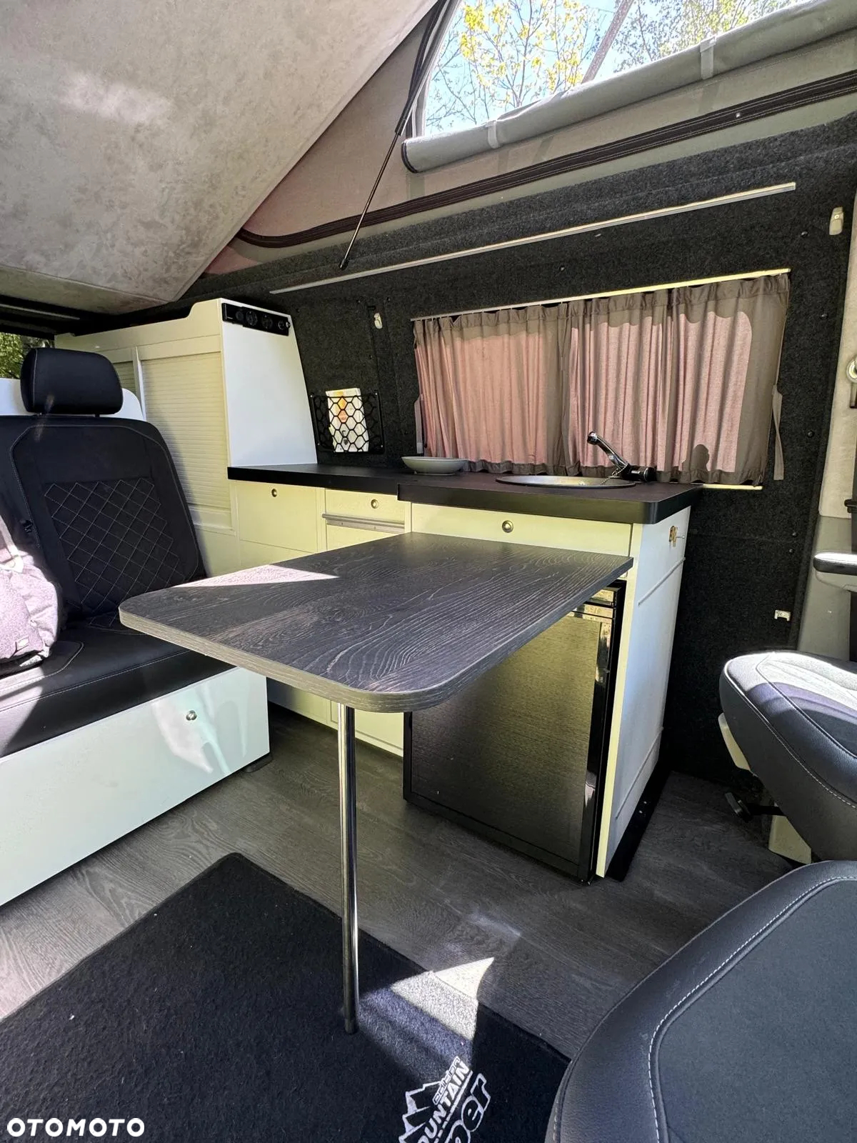 Volkswagen Transporter - 28