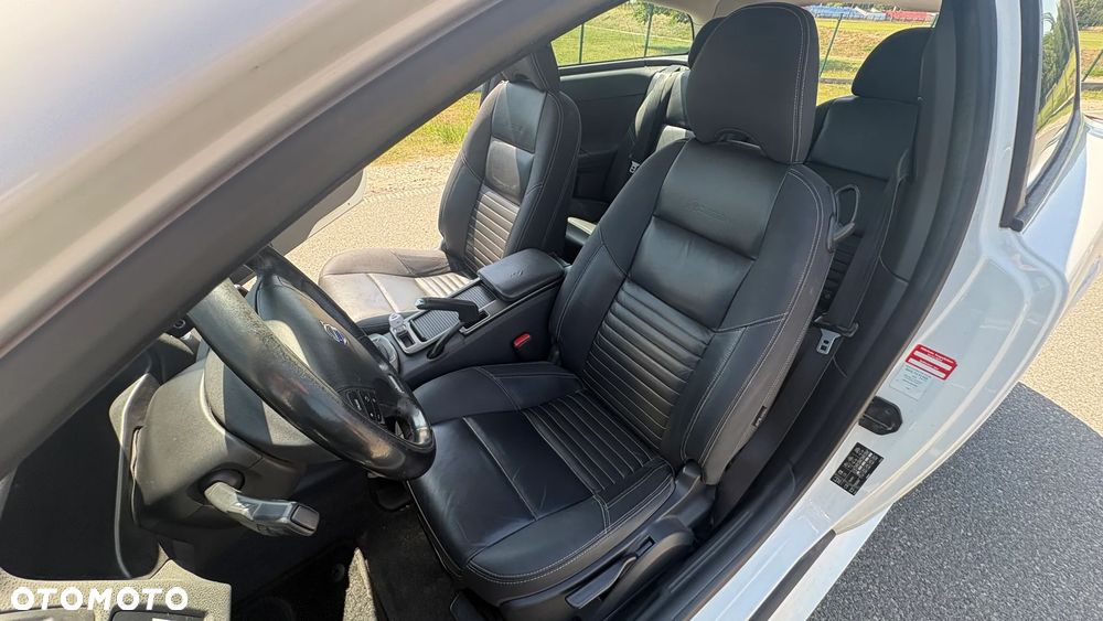 Volvo C30 D2 R-Design - 16