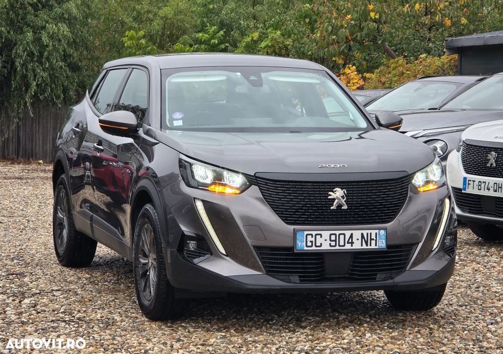 Peugeot 2008 PureTech 130 EAT8 GT - 3