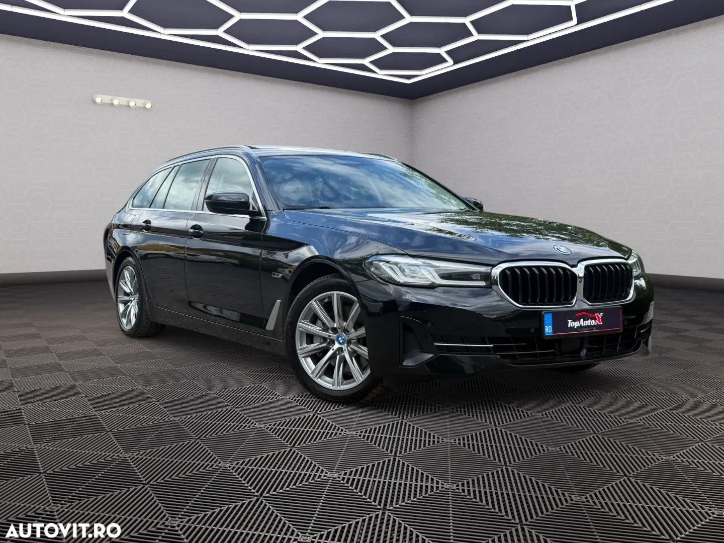 BMW Seria 5 530e xDrive Touring Aut. Luxury Line - 2