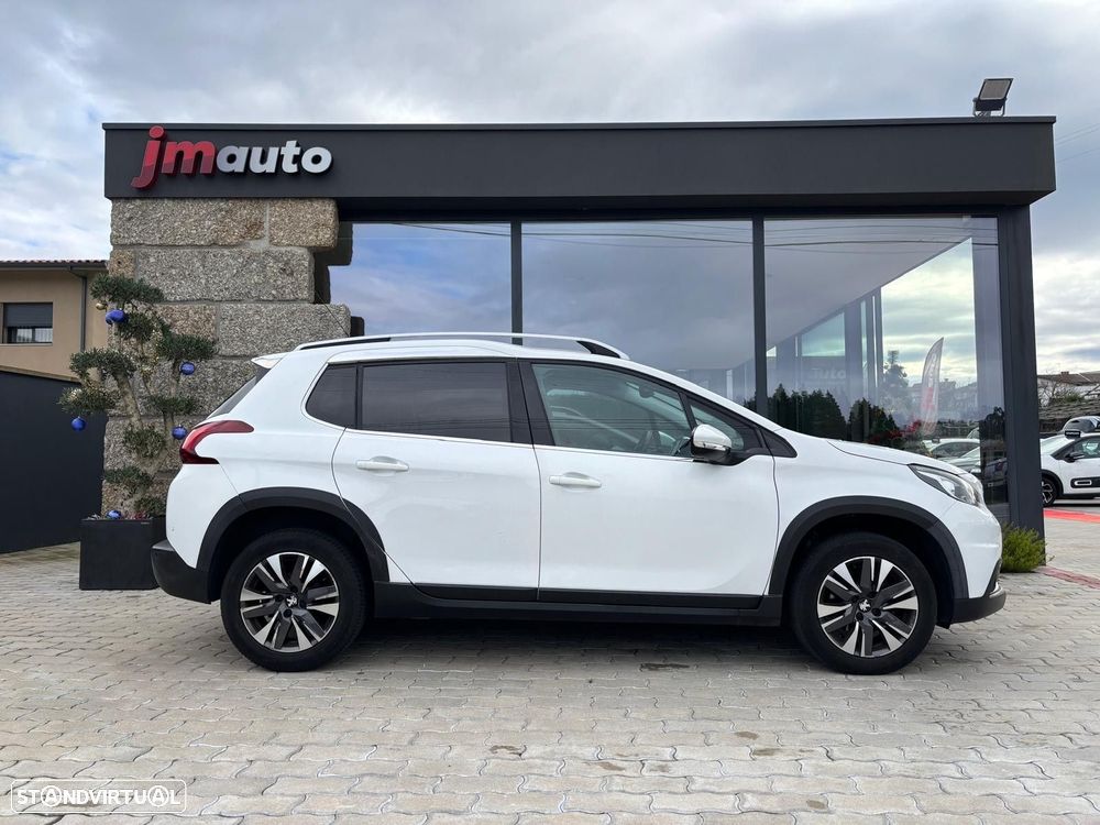 Peugeot 2008 1.2 PureTech Allure EAT6 - 3
