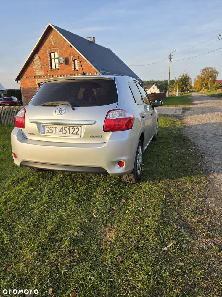 Toyota Auris 2012 photo 5