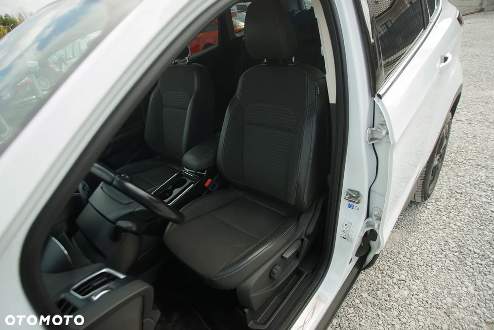 Ford Kuga 2.0 TDCi 2x4 Titanium - 28