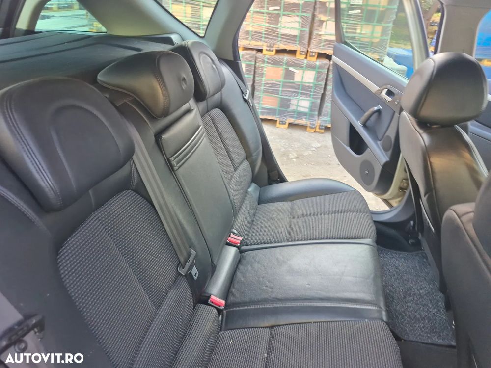 Peugeot 407 SW HDi 135 Automatik JBL - 22
