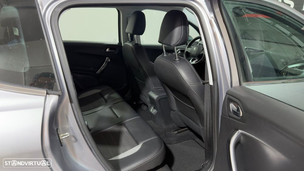 Peugeot 2008 1.6 BlueHDi Allure - 13