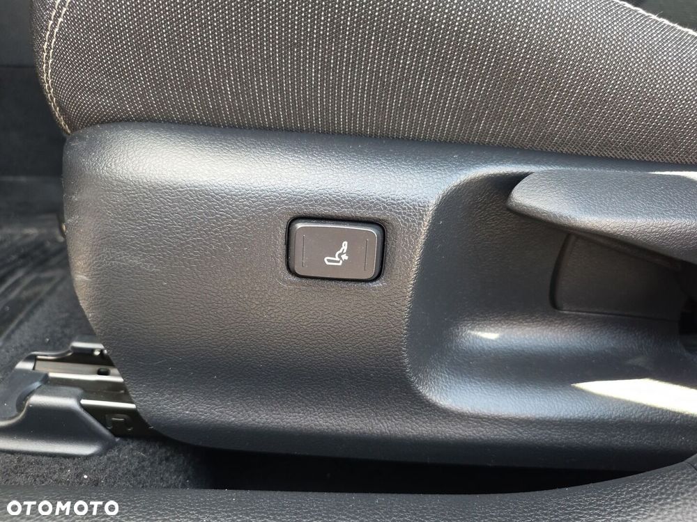 Toyota Corolla 1.8 Hybrid Comfort - 22