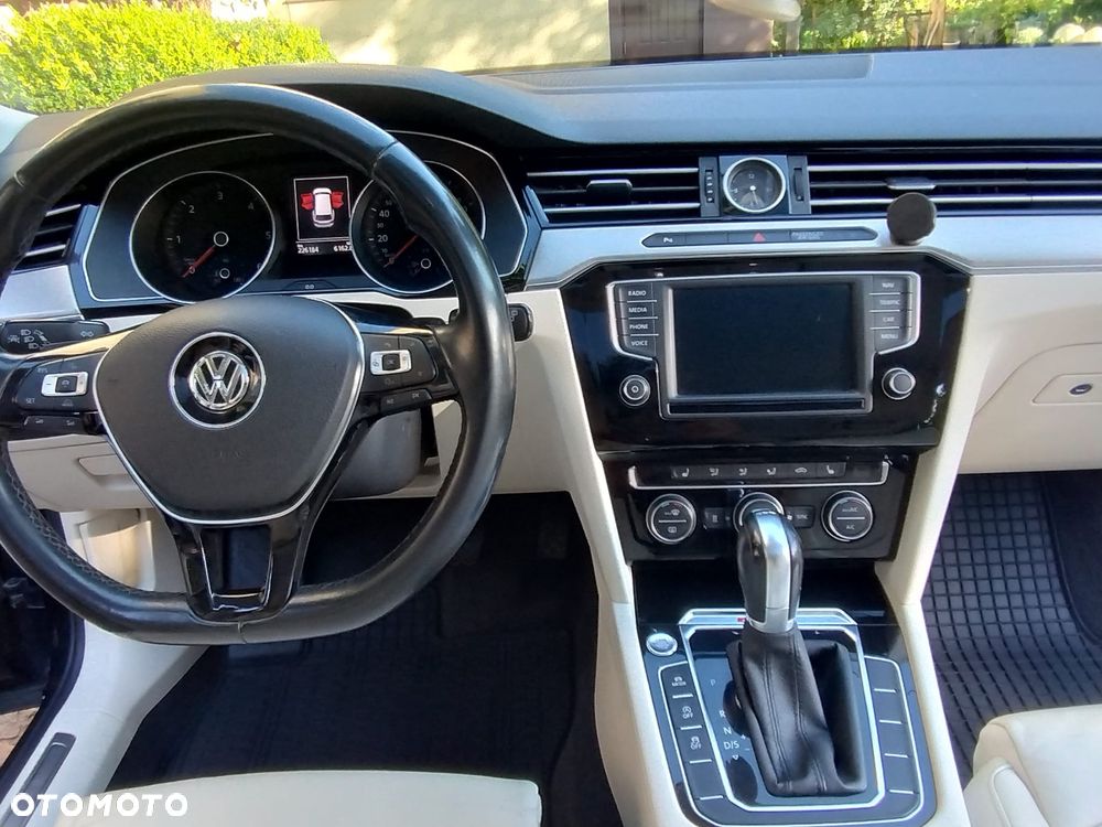 Volkswagen Passat 2.0 TDI Bi-Turbo BMT 4Mot Highline DSG - 10