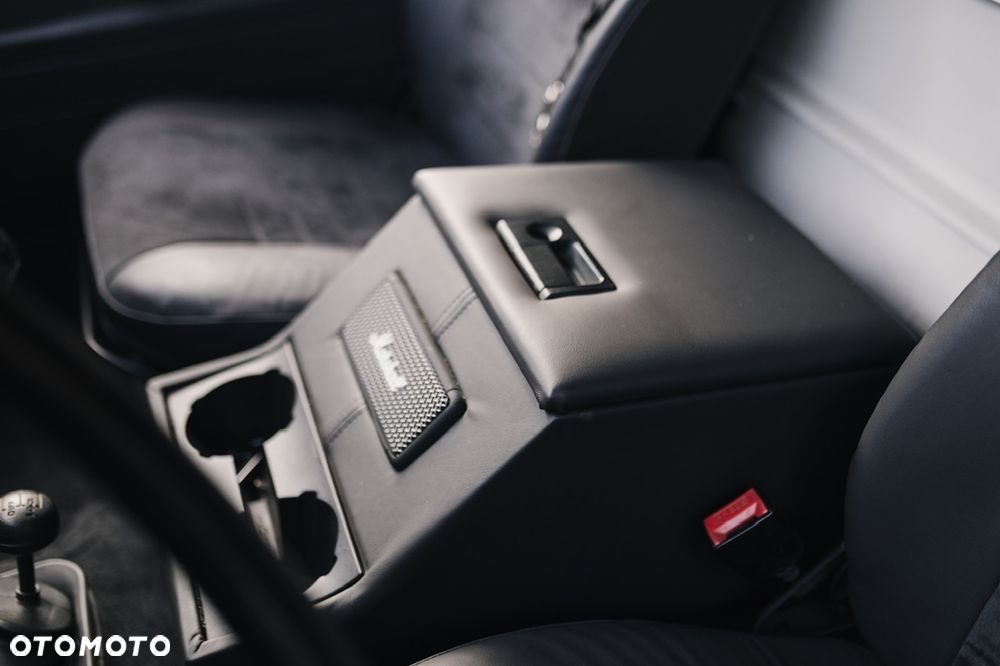 Land Rover Defender 2.5 TDI - 14