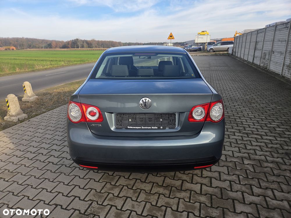 Volkswagen Jetta 1.6 Trendline - 7