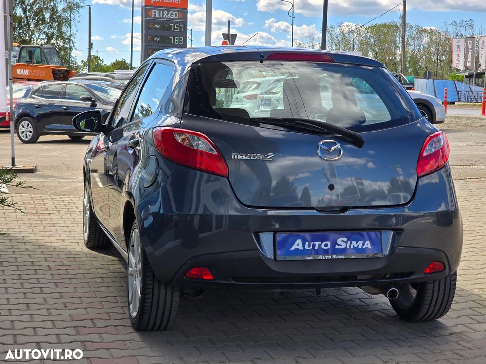 Mazda 2 - 5