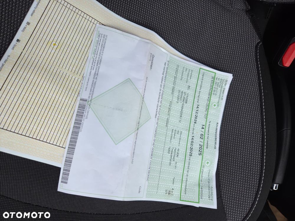 Renault Captur 1.2 TCe Helly Hansen EDC - 28