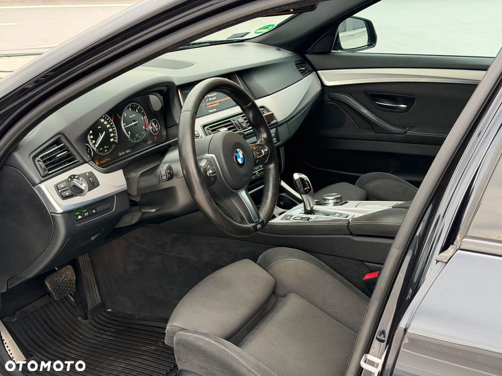 BMW Seria 5 520d xDrive - 10