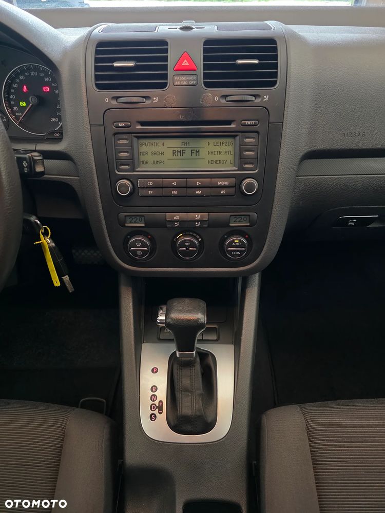 Volkswagen Golf 1.6 Comfortline - 12