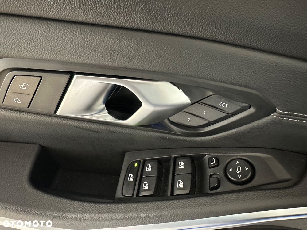 BMW Seria 3 M340i xDrive mHEV sport - 18