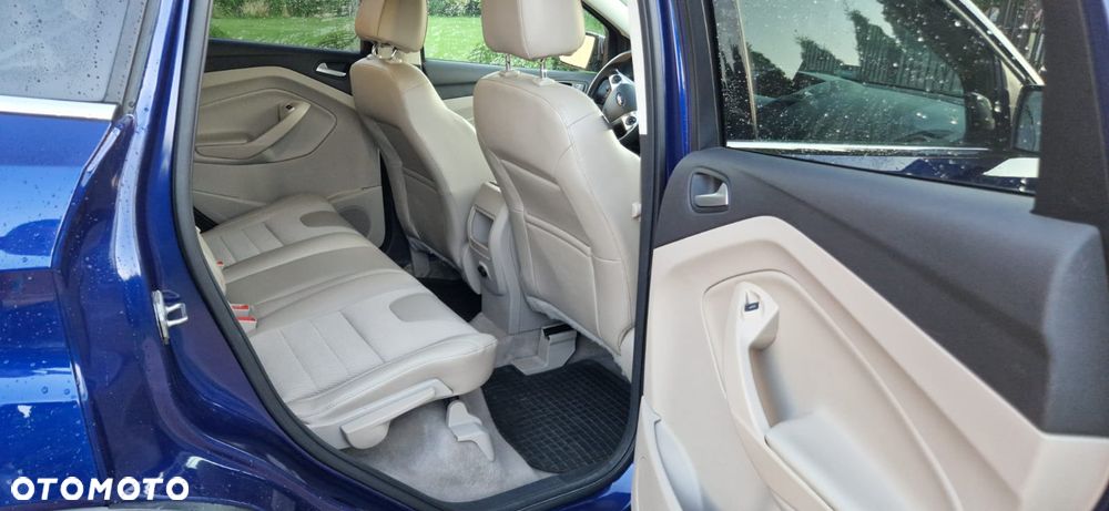 Ford Escape 2.0 EcoBoost AWD Titanium - 29