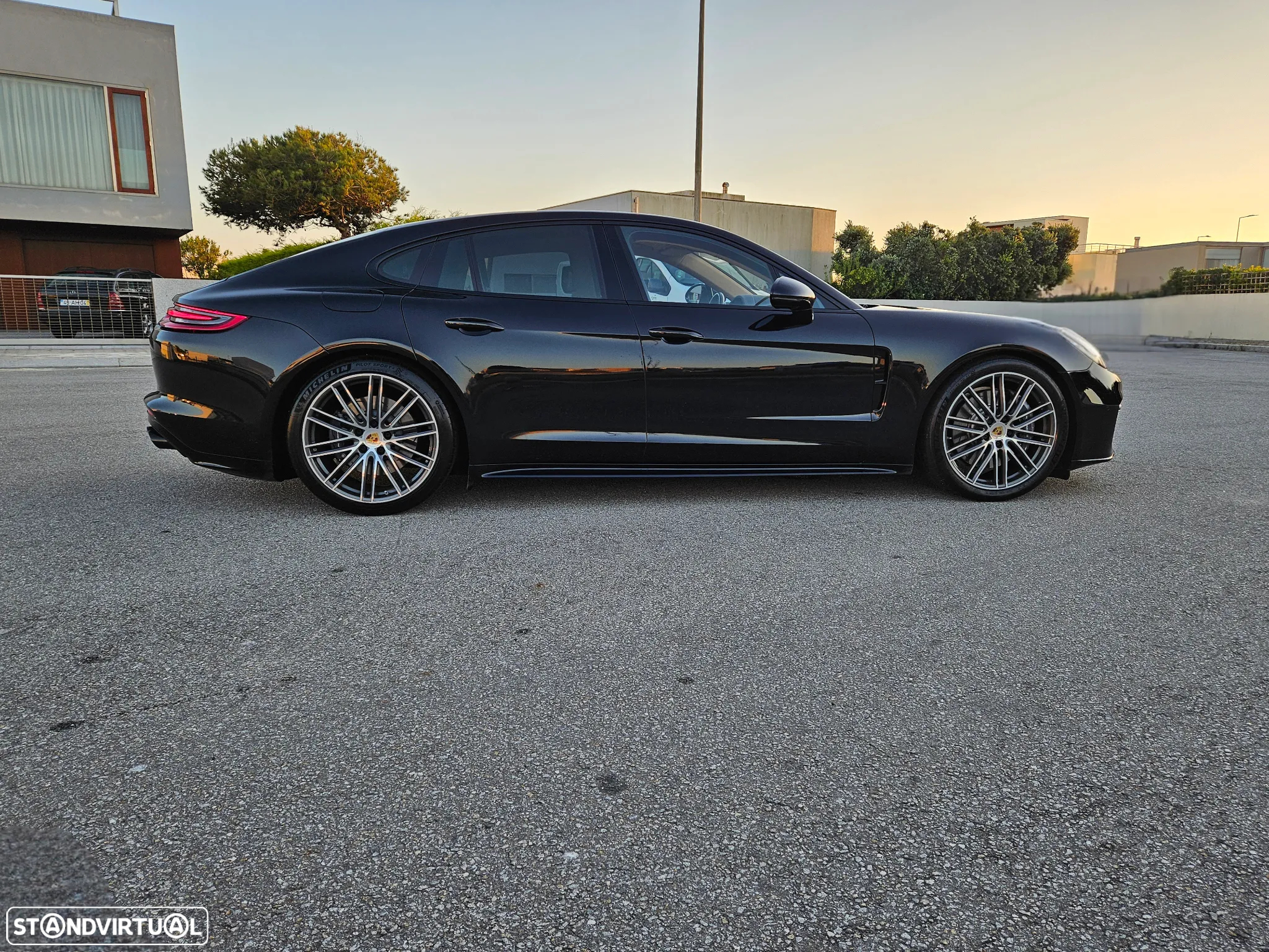 Porsche Panamera 4 E-Hybrid - 7