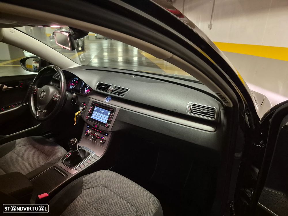 Volkswagen Passat Variant 1.6 TDI Confortline — fotografia 40