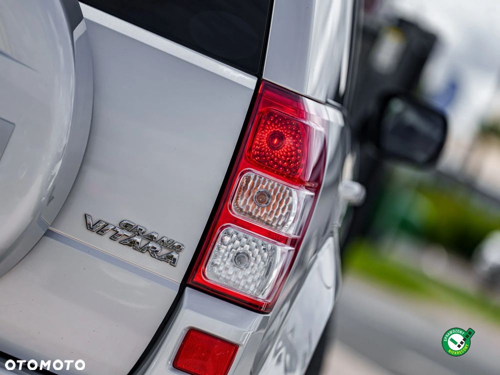 Suzuki Grand Vitara 2.0 Comfort Limited - 11
