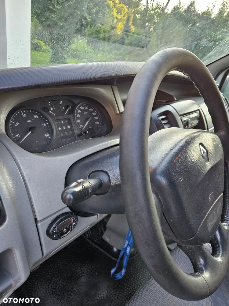 Renault Trafic - 21