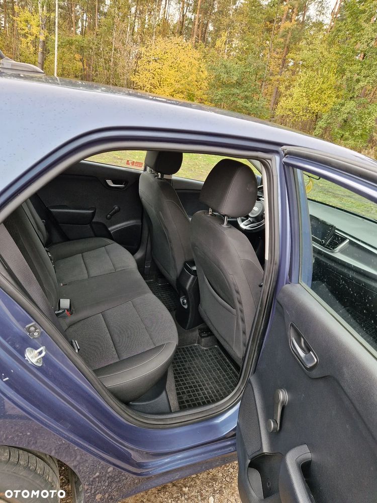 Kia Rio - 24