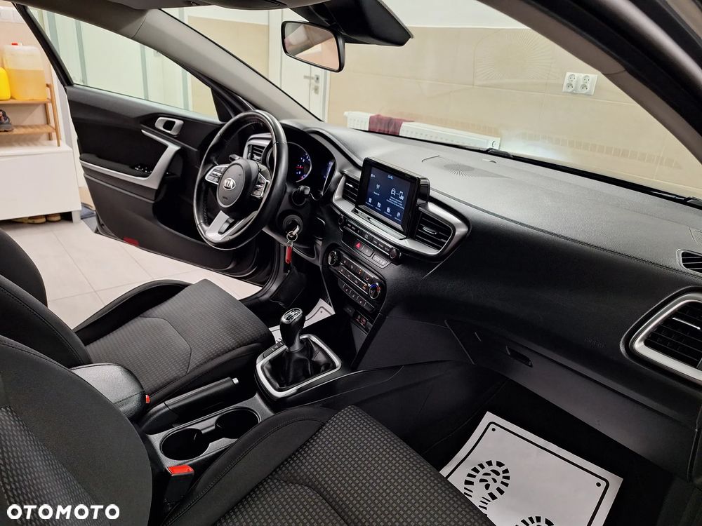 Kia Ceed 1.4 CVVT Dream Team Edition - 27