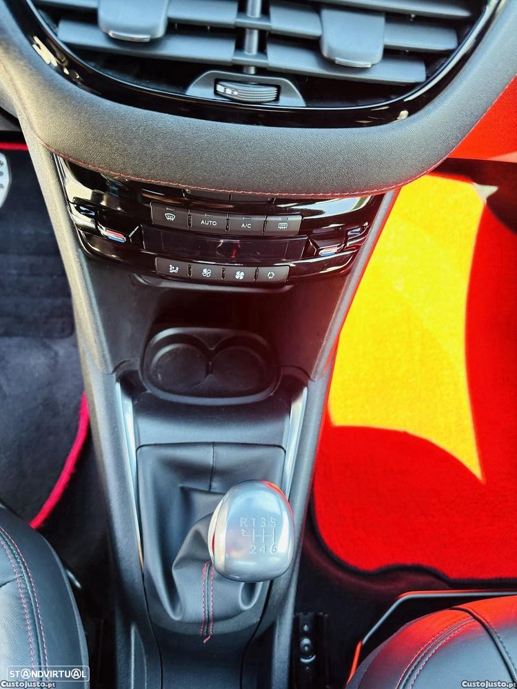 Peugeot 208 GTI e-THP STOP & START 30th - 3