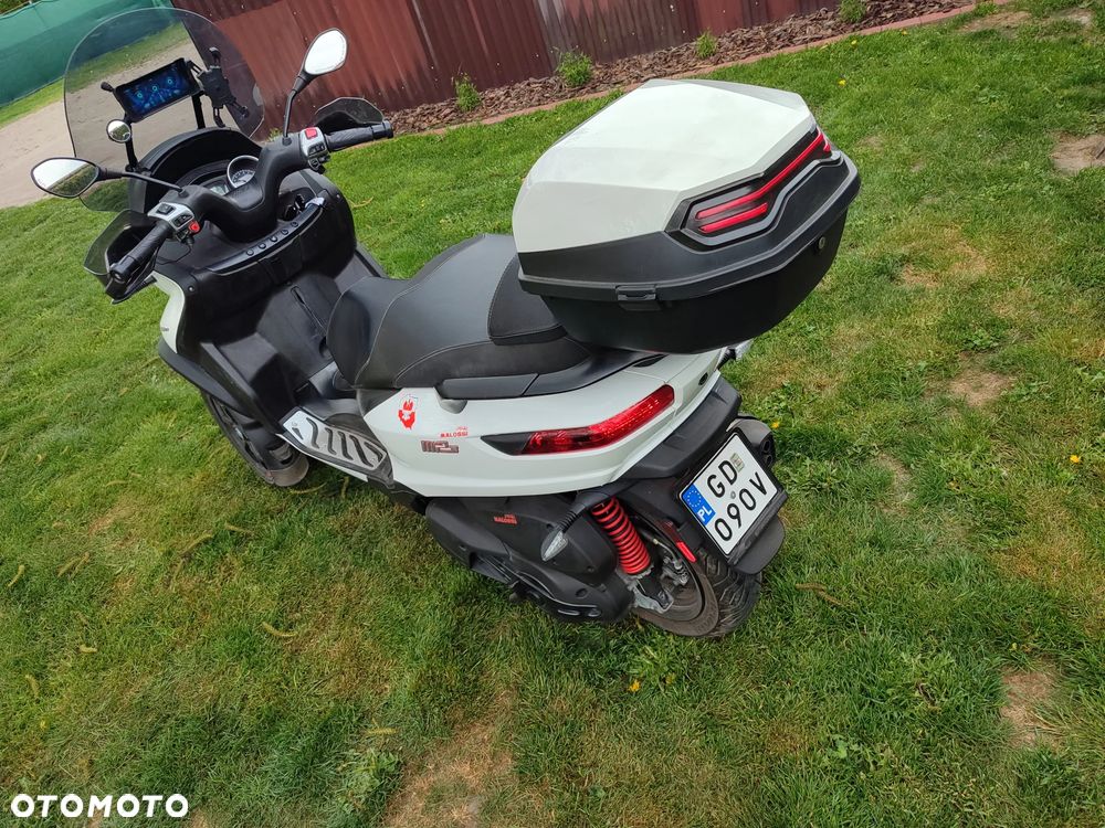 Piaggio MP-3 - 13