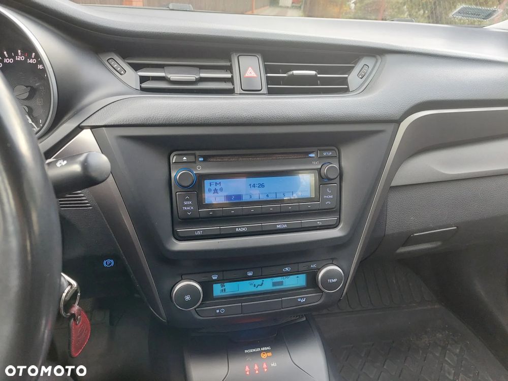 Toyota Avensis - 10
