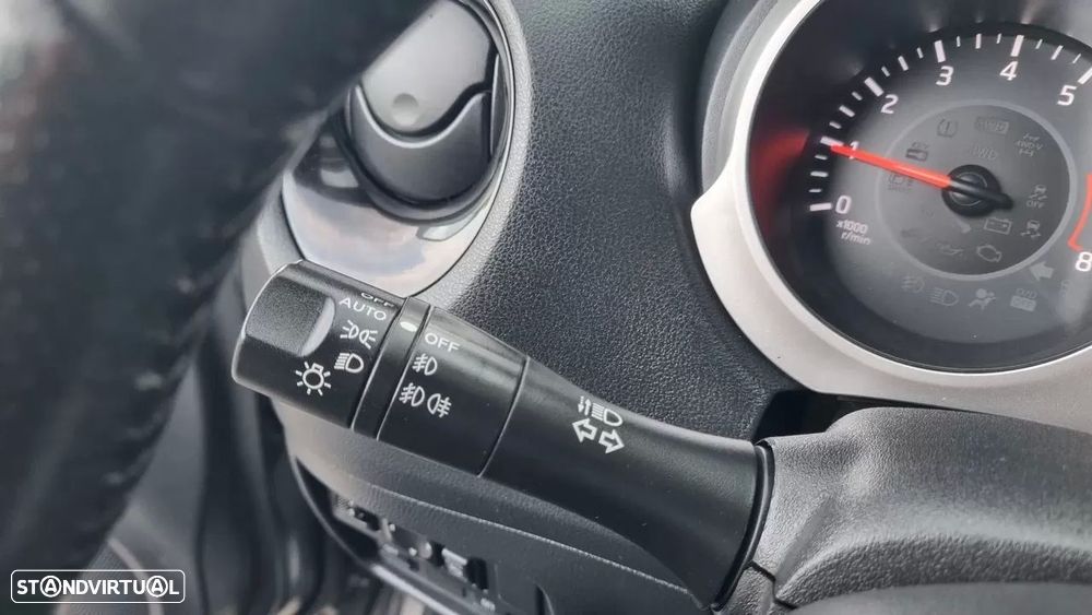 Nissan Juke 1.6 N-Connecta Xtronic - 11