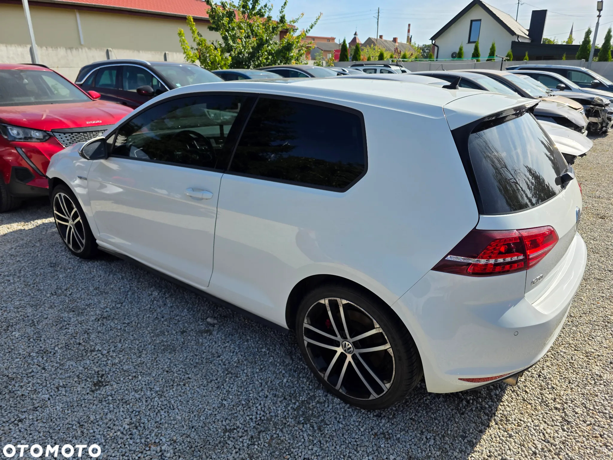 Volkswagen Golf - 6