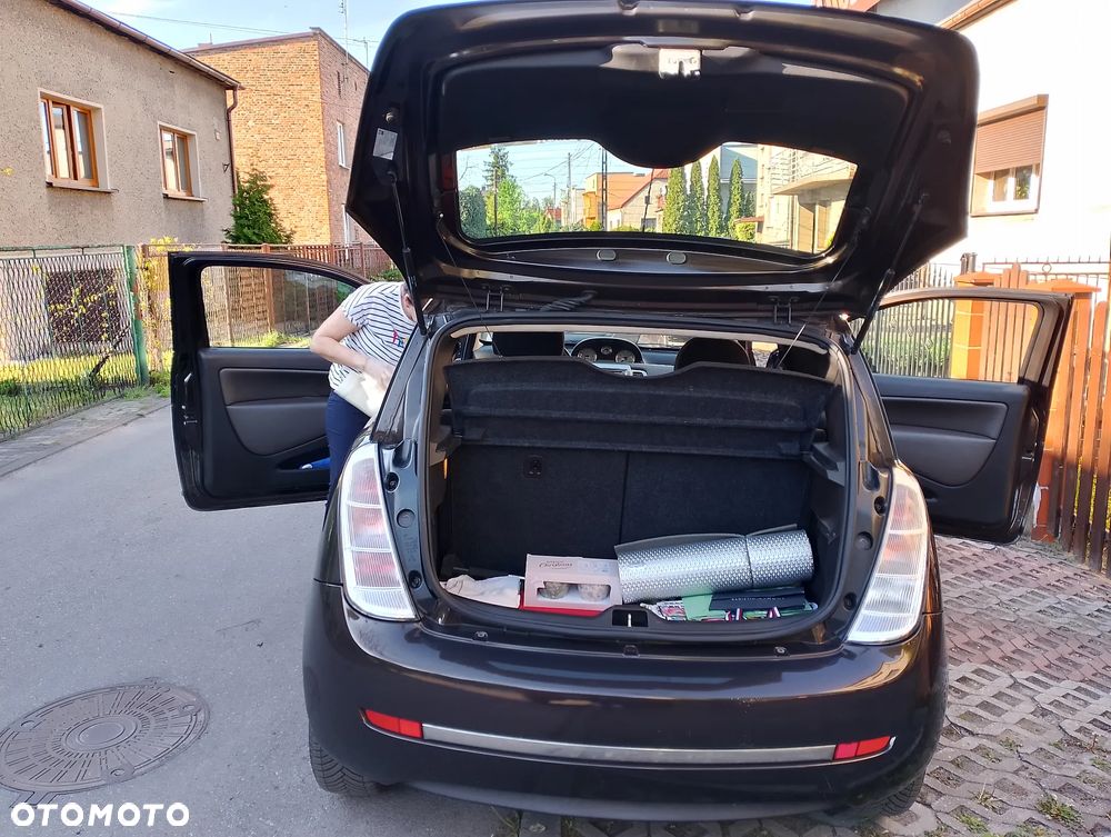 Lancia Ypsilon 1.4 16V Class - 9