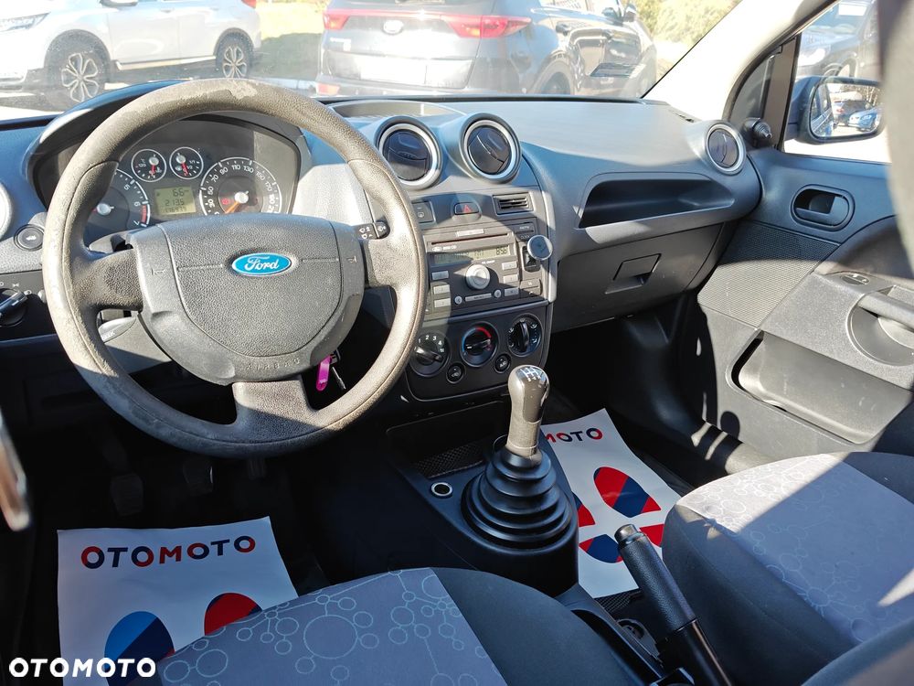 Ford Fiesta 1.3 Ghia - 15