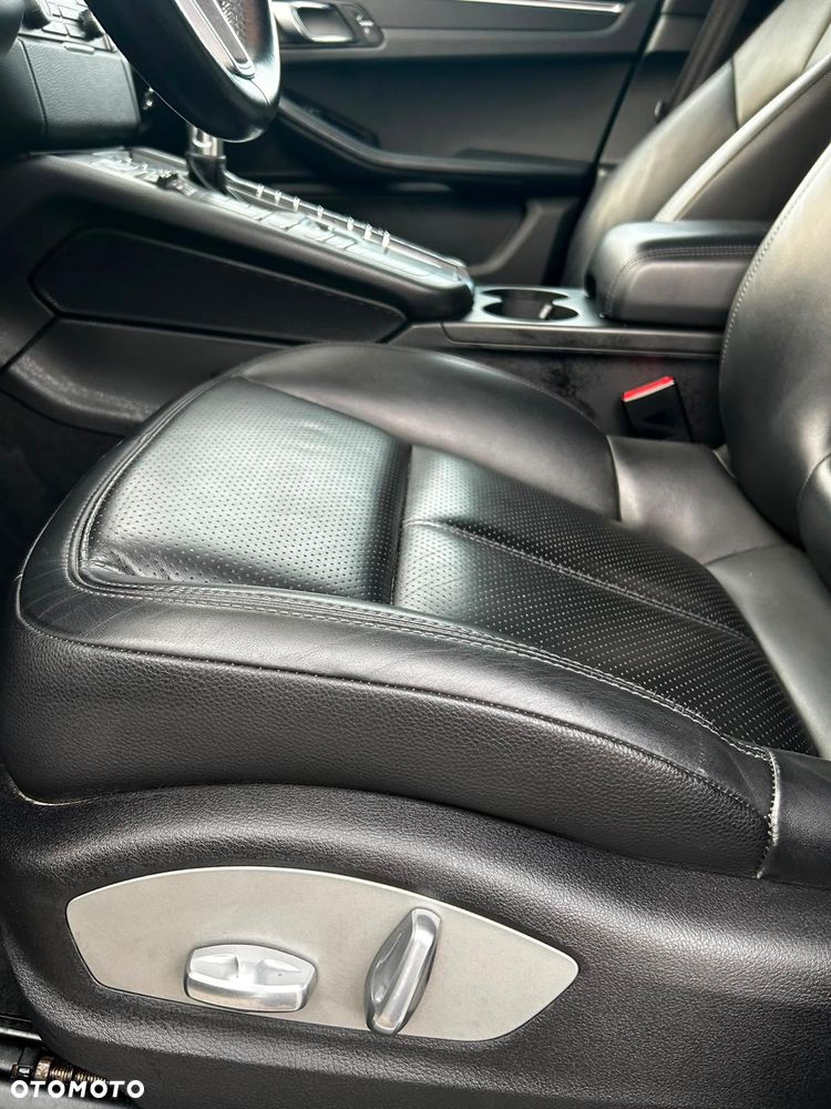Porsche Macan Standard - 16