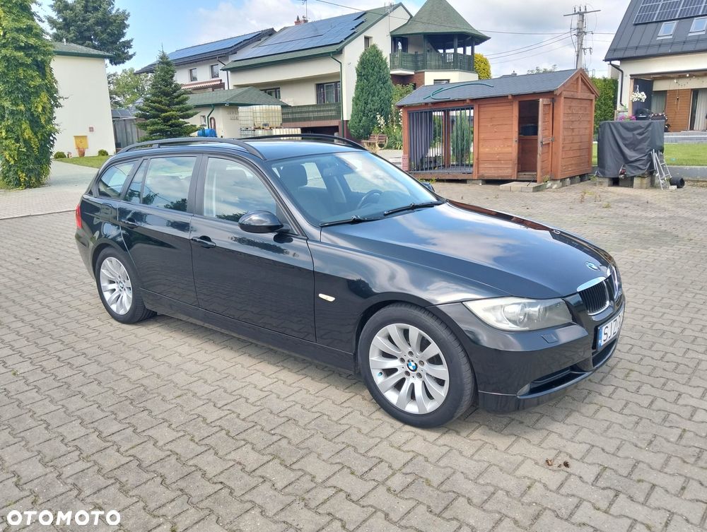 BMW Seria 3 318i - 4
