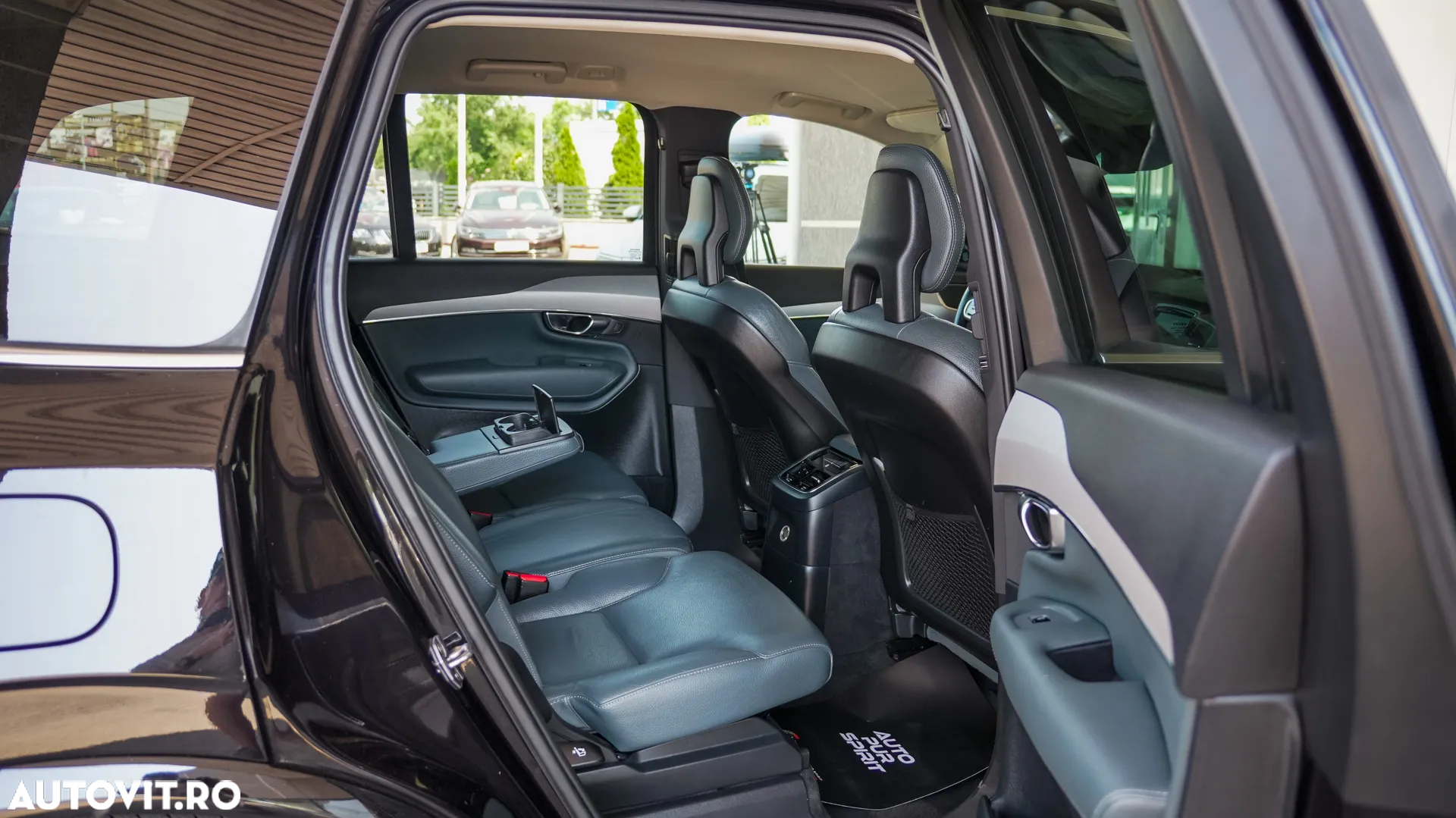 Volvo XC 90 T8 AWD Twin Engine Geartronic Momentum - 32