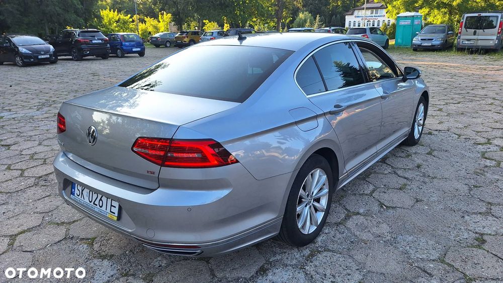 Volkswagen Passat - 8