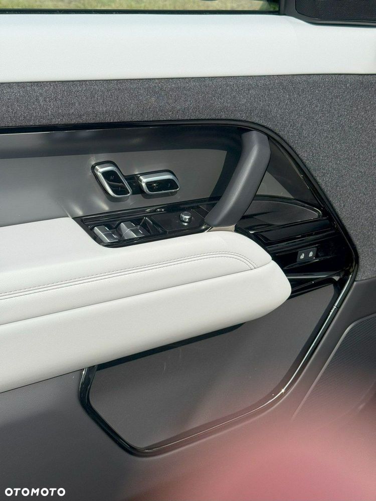 Land Rover Range Rover Sport - 12