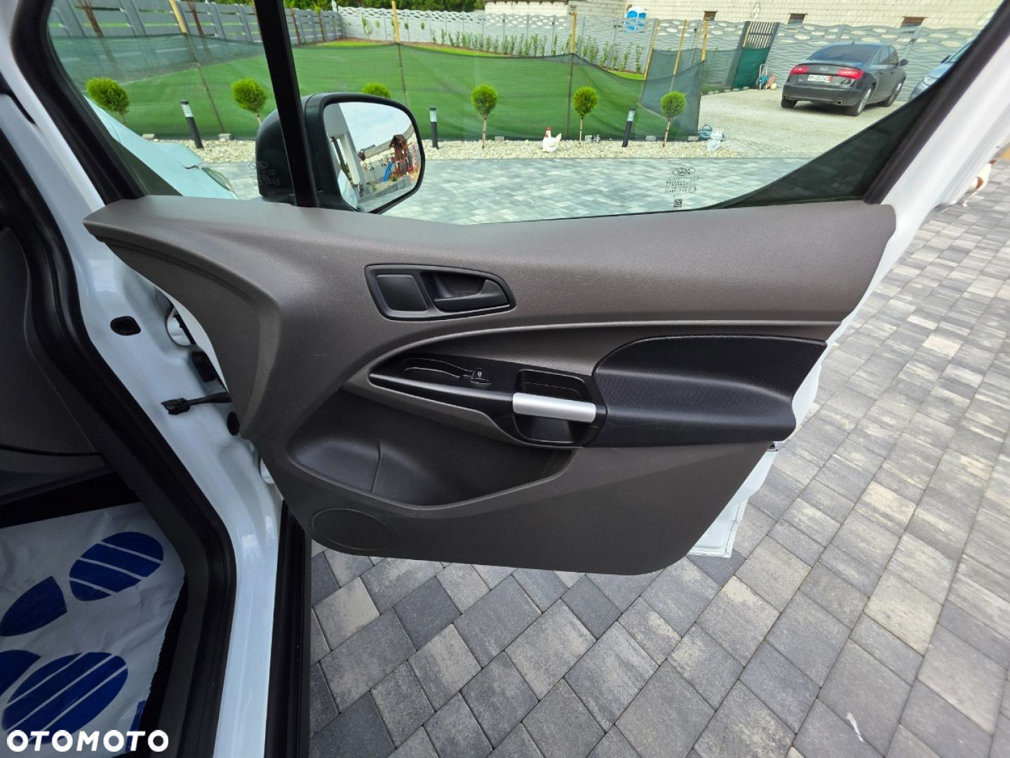 Ford Transit Connect - 24