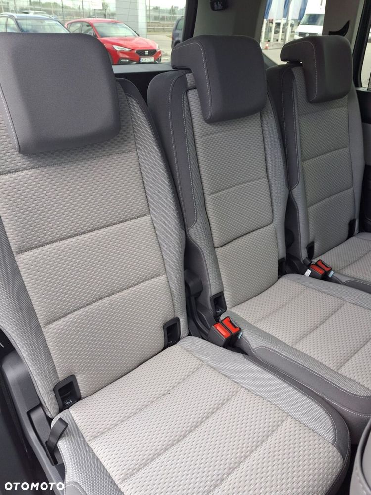 Volkswagen Touran - 24